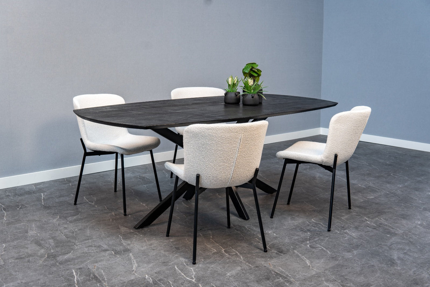 Eetkamerstoel Skagen Wit Bouclé met zwart onderstel