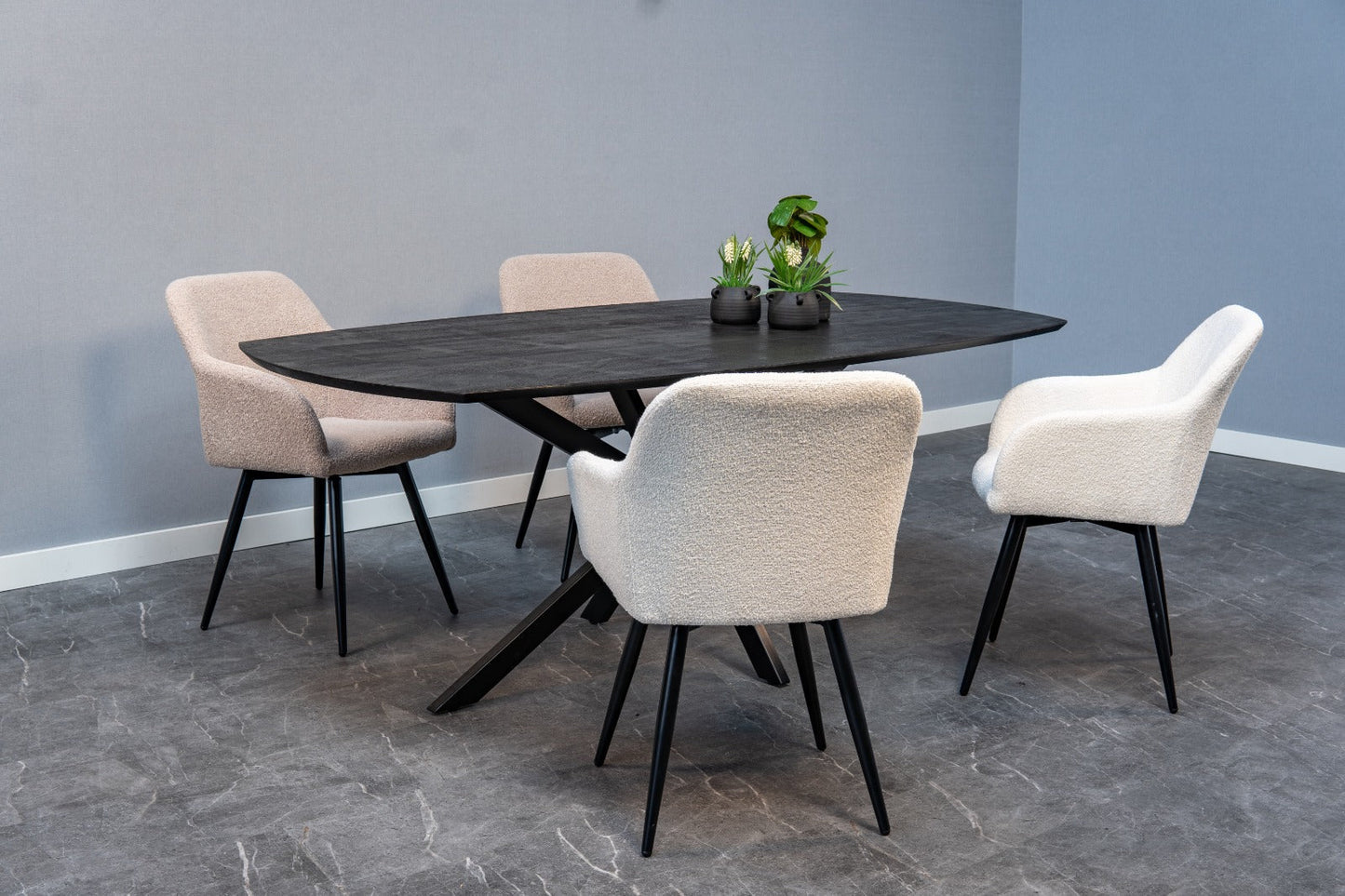 Eetkamerstoel Horsens Beige Bouclé met zwart onderstel