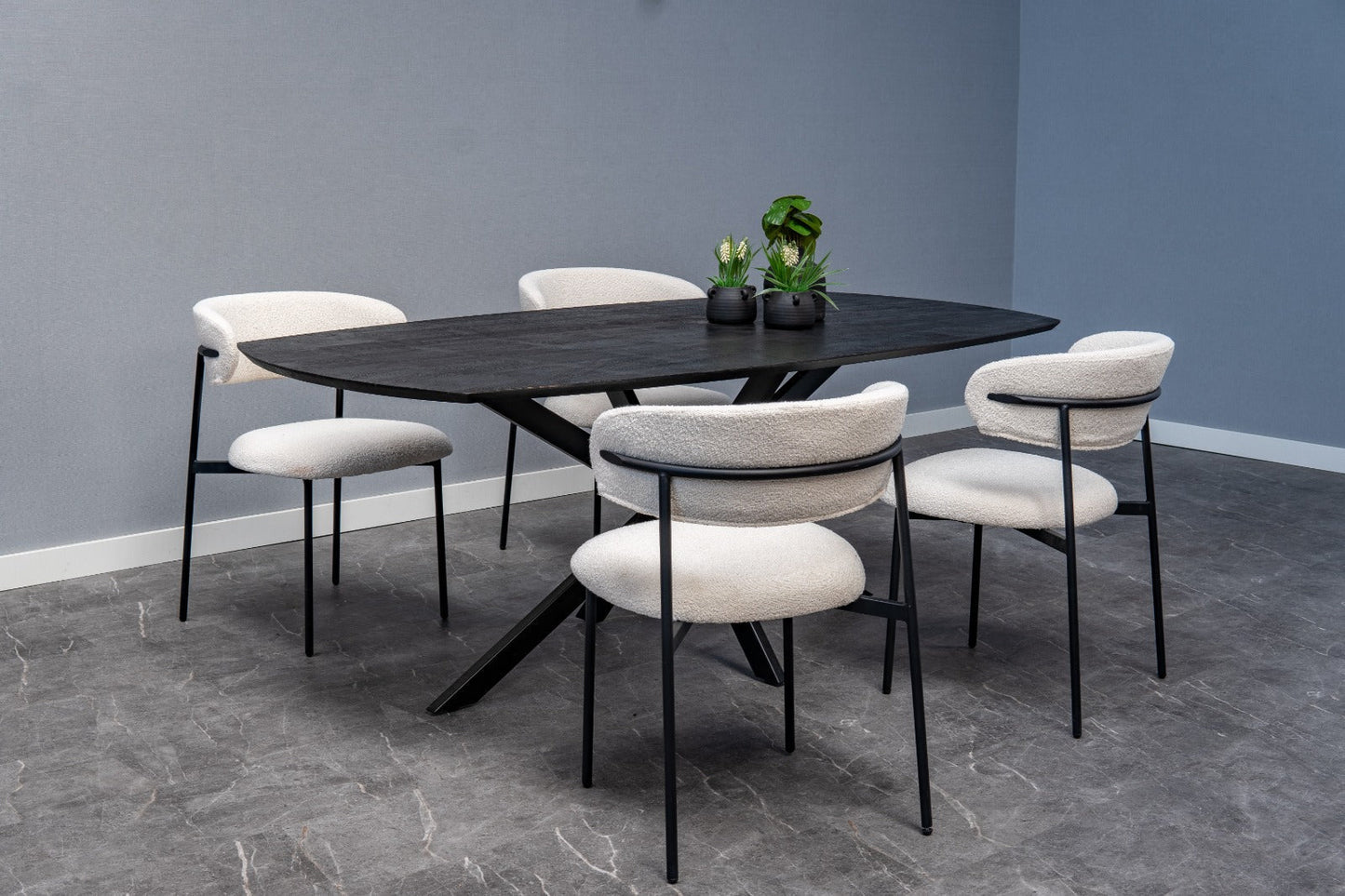 Eetkamerstoel Jutland Wit Bouclé met zwart onderstel